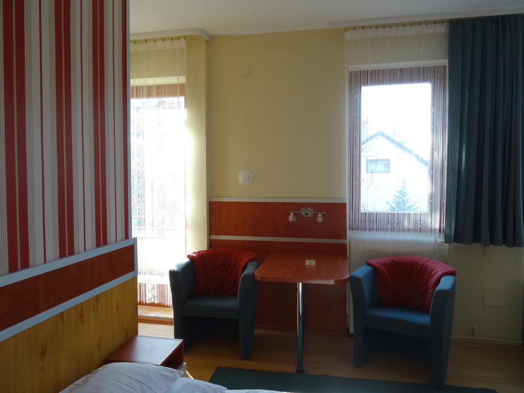 Fortuna Hotel Miskolc Oda fotoğraf