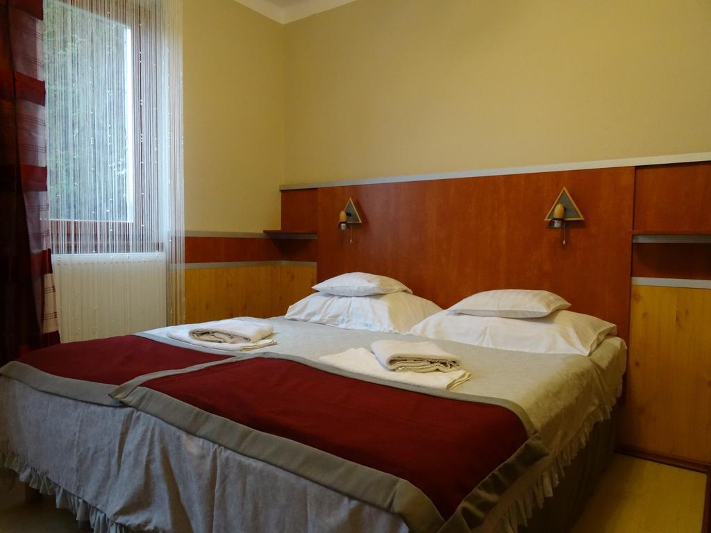 Fortuna Hotel Miskolc Oda fotoğraf